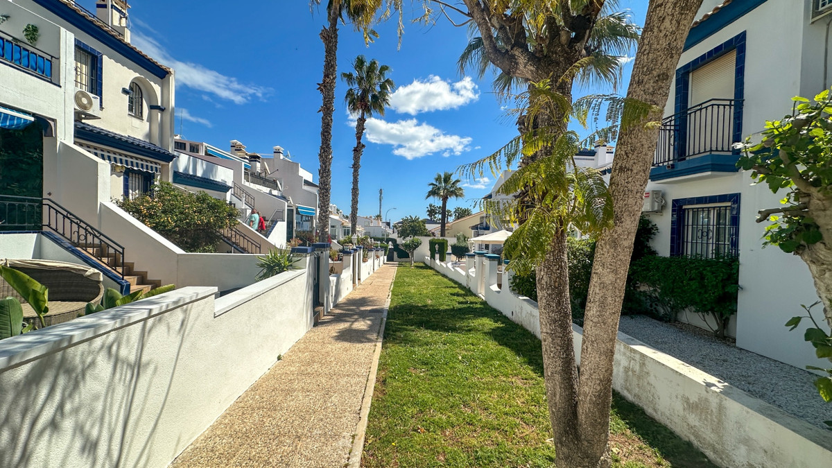 ShowFeedImage House – Townhouse in Orihuela