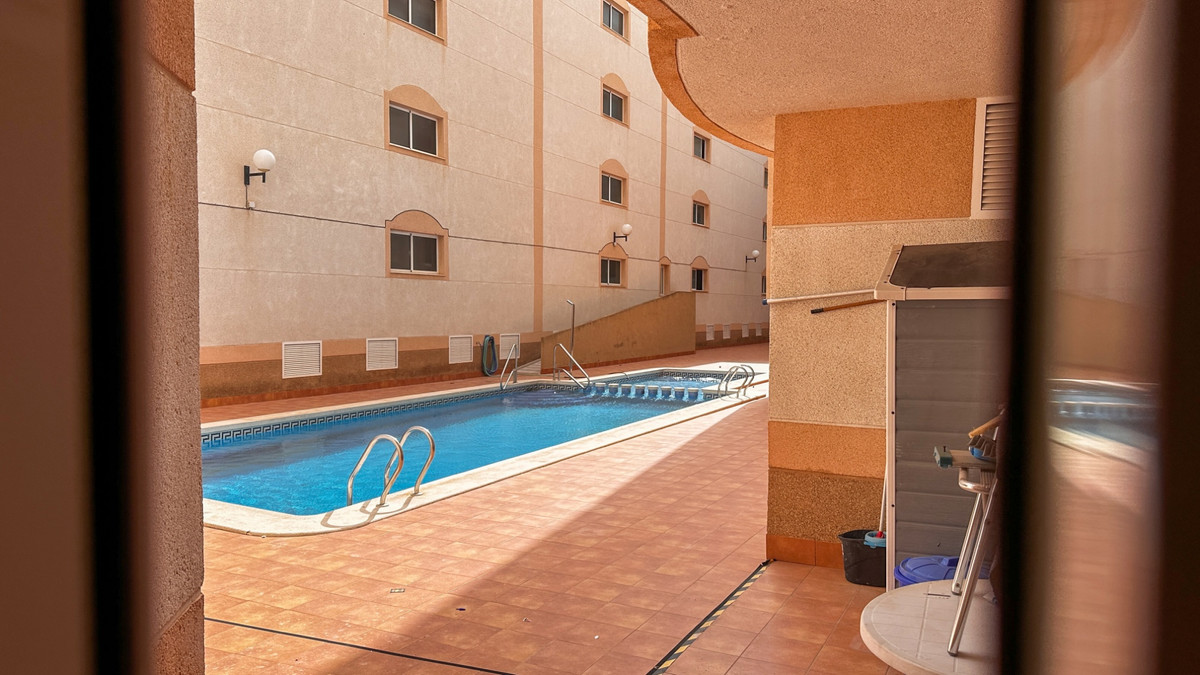 ShowFeedImage Apartment – Middle Floor Apartment in Torrevieja