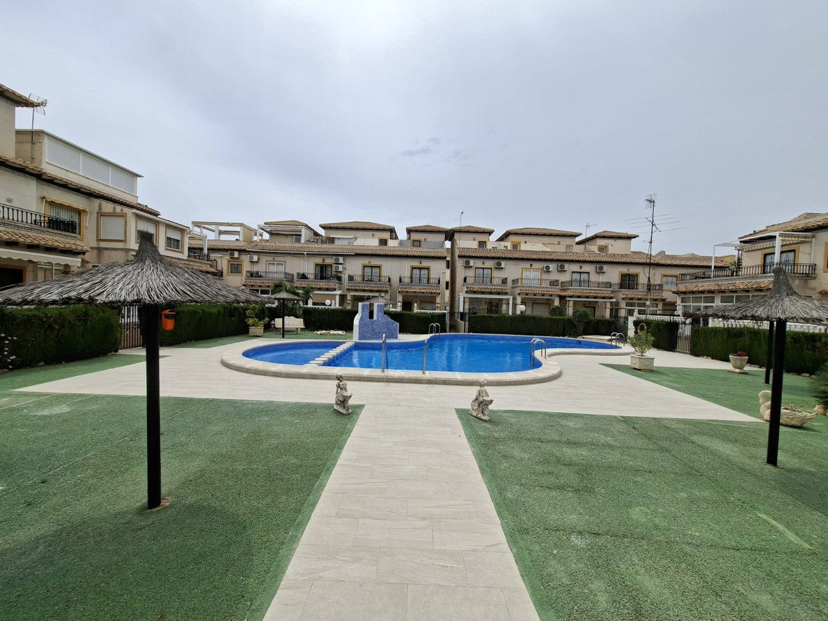 ShowFeedImage House – Bungalow in Orihuela