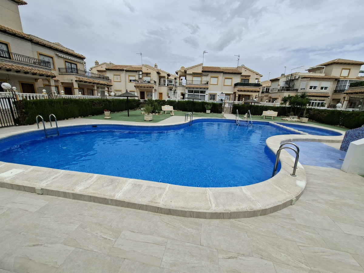 ShowFeedImage House – Bungalow in Orihuela