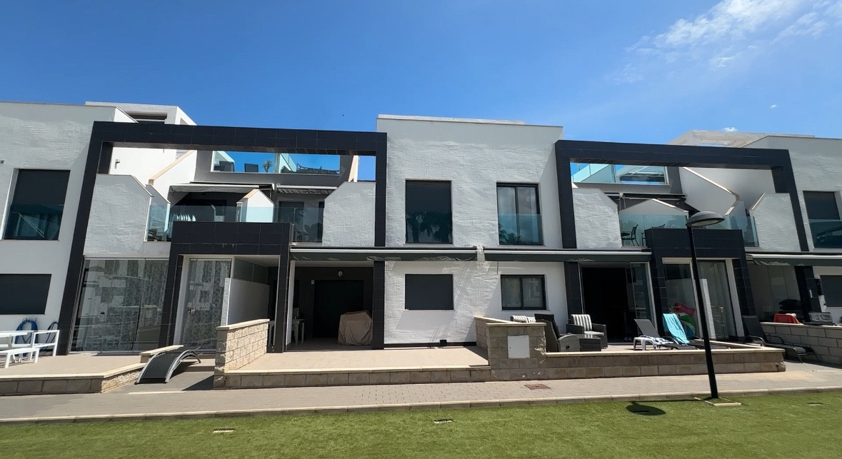 ShowFeedImage House – Bungalow in Orihuela