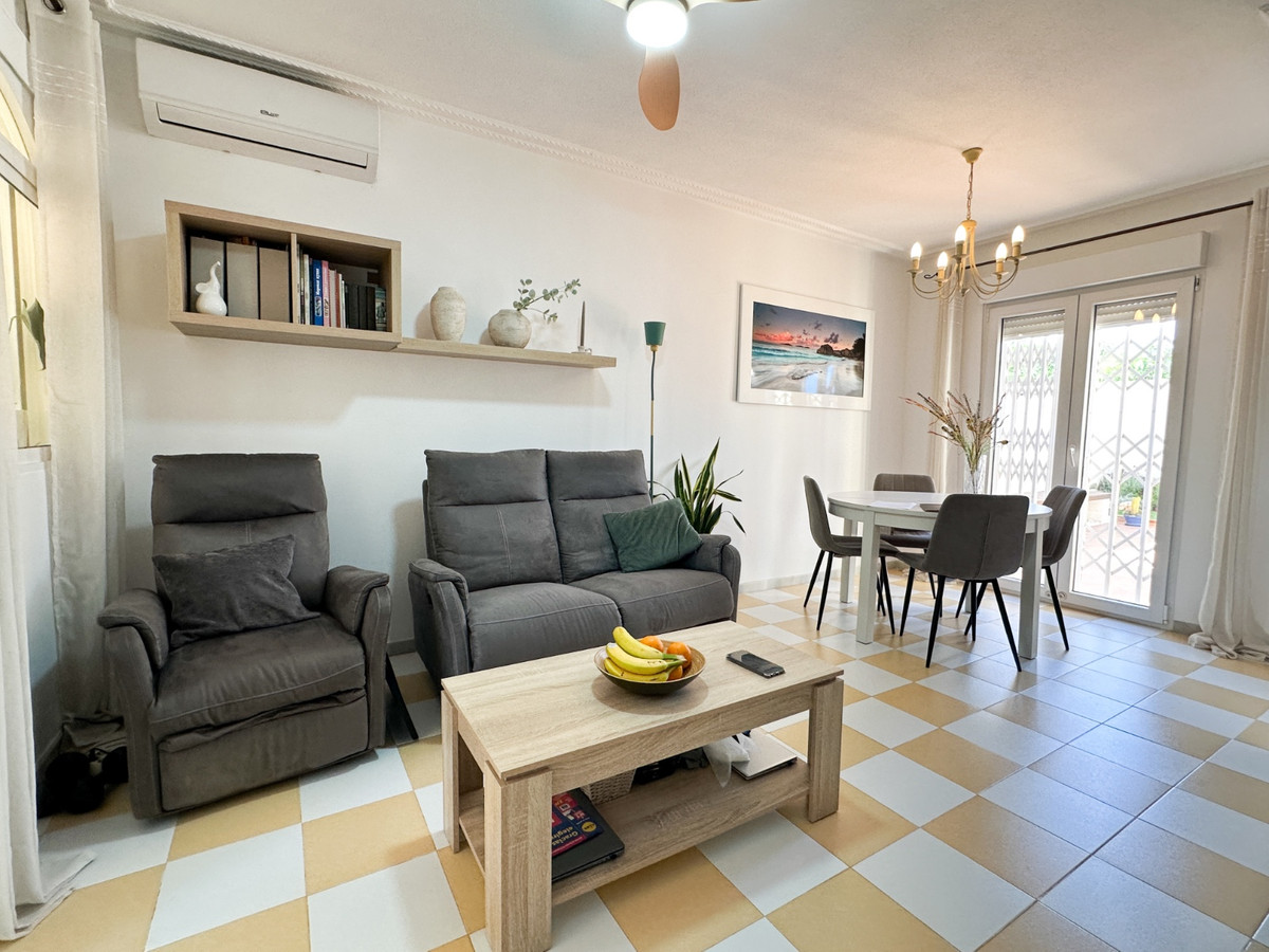ShowFeedImage House – Detached Villa in Torrevieja