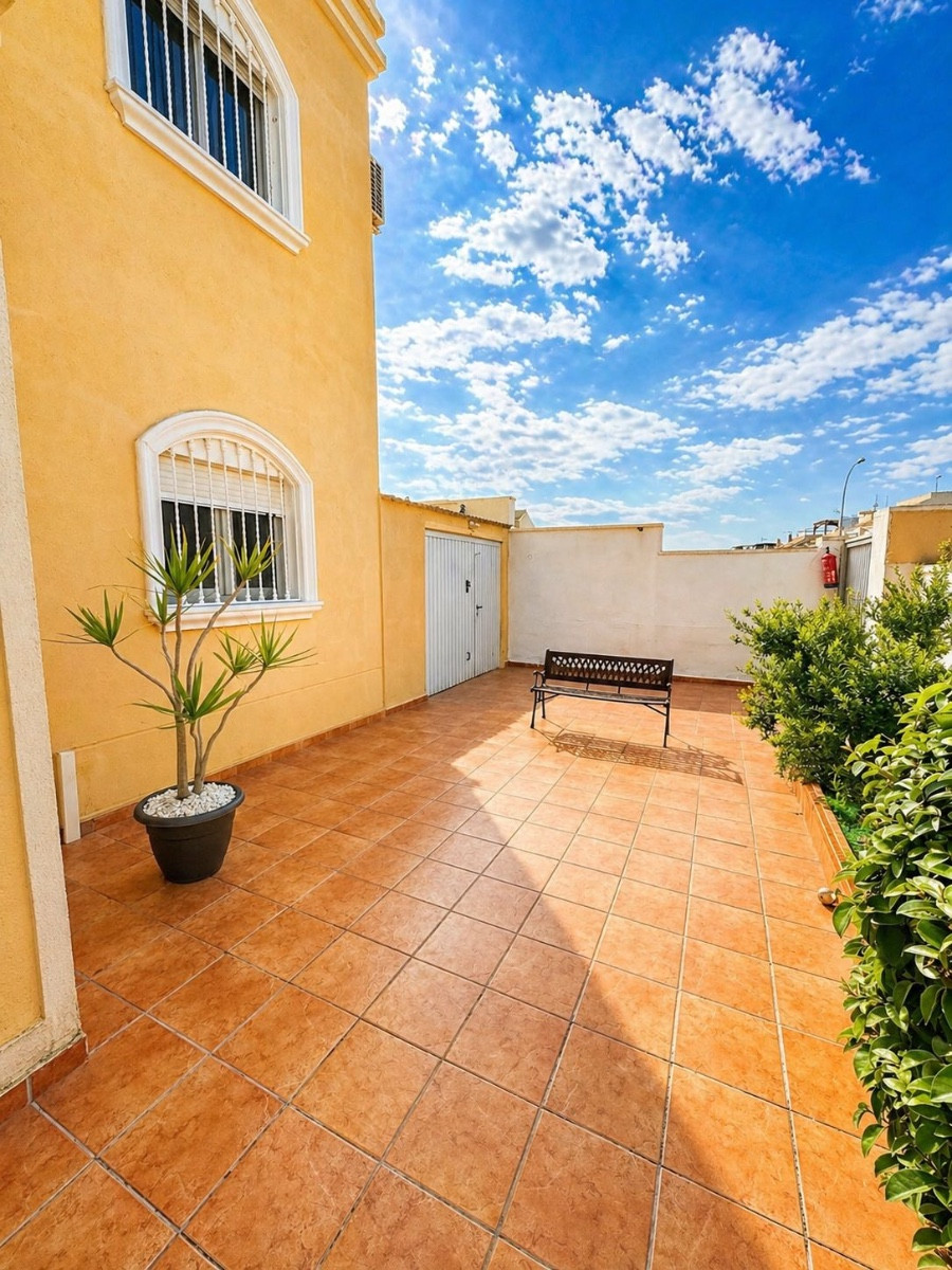 ShowFeedImage House – Detached Villa in Torrevieja