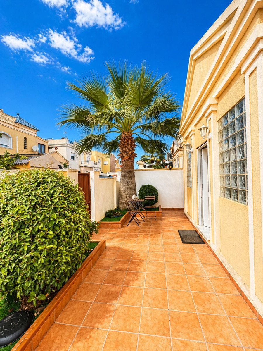 ShowFeedImage House – Detached Villa in Torrevieja
