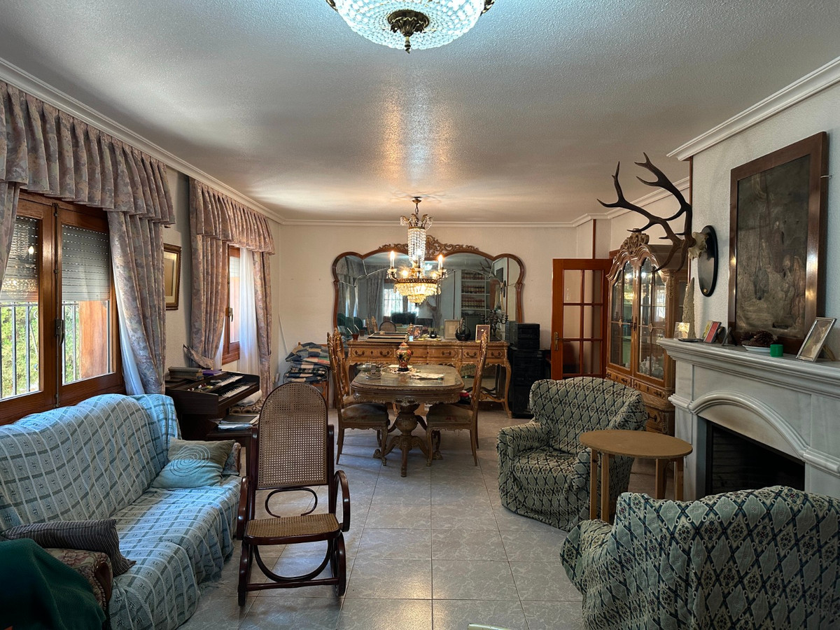 House – Detached Villa in Torrevieja