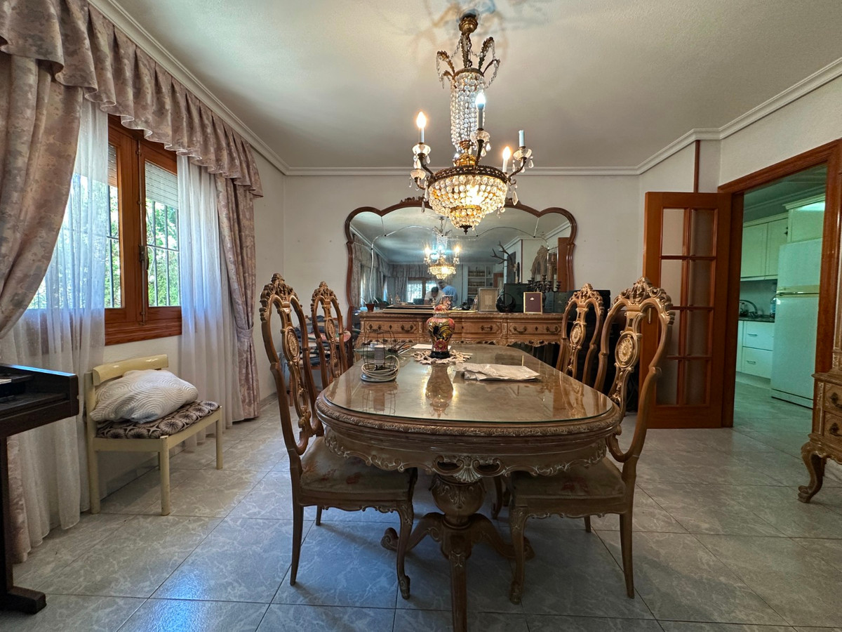 House – Detached Villa in Torrevieja