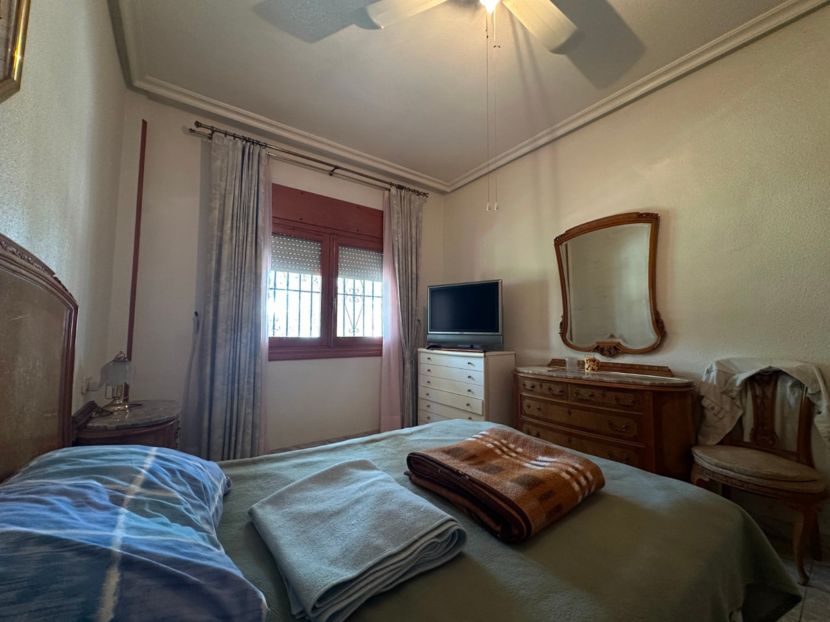 House – Detached Villa in Torrevieja