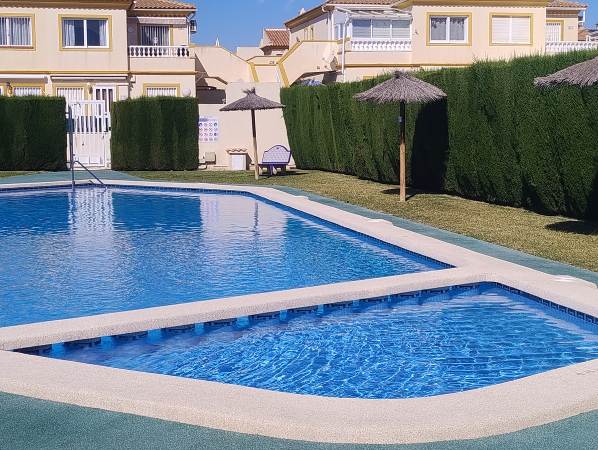 ShowFeedImage House – Bungalow in Orihuela