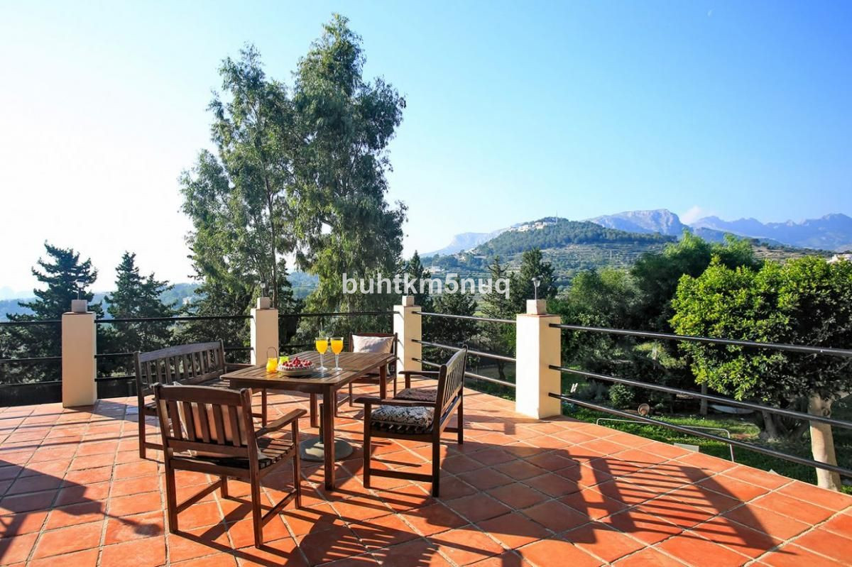House – Detached Villa in Calpe