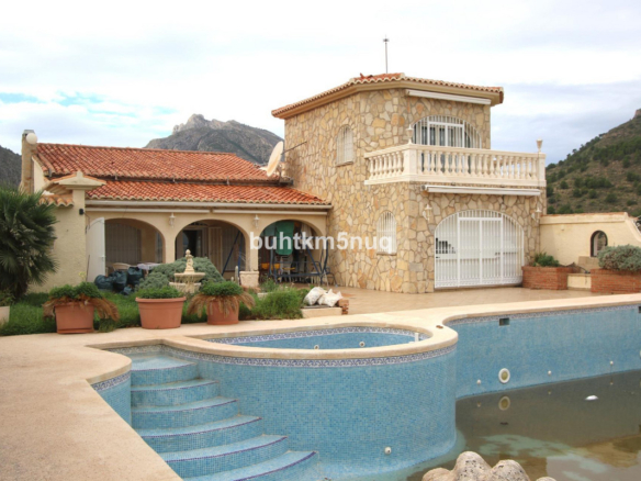 House – Detached Villa in Calpe