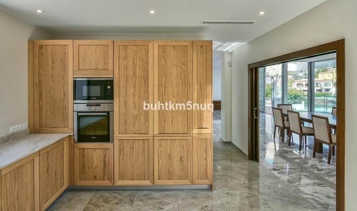House – Detached Villa in Calpe