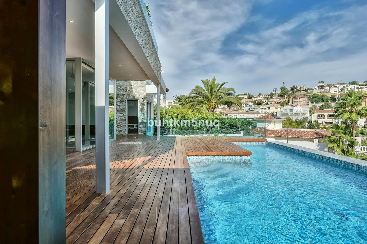 House – Detached Villa in Calpe
