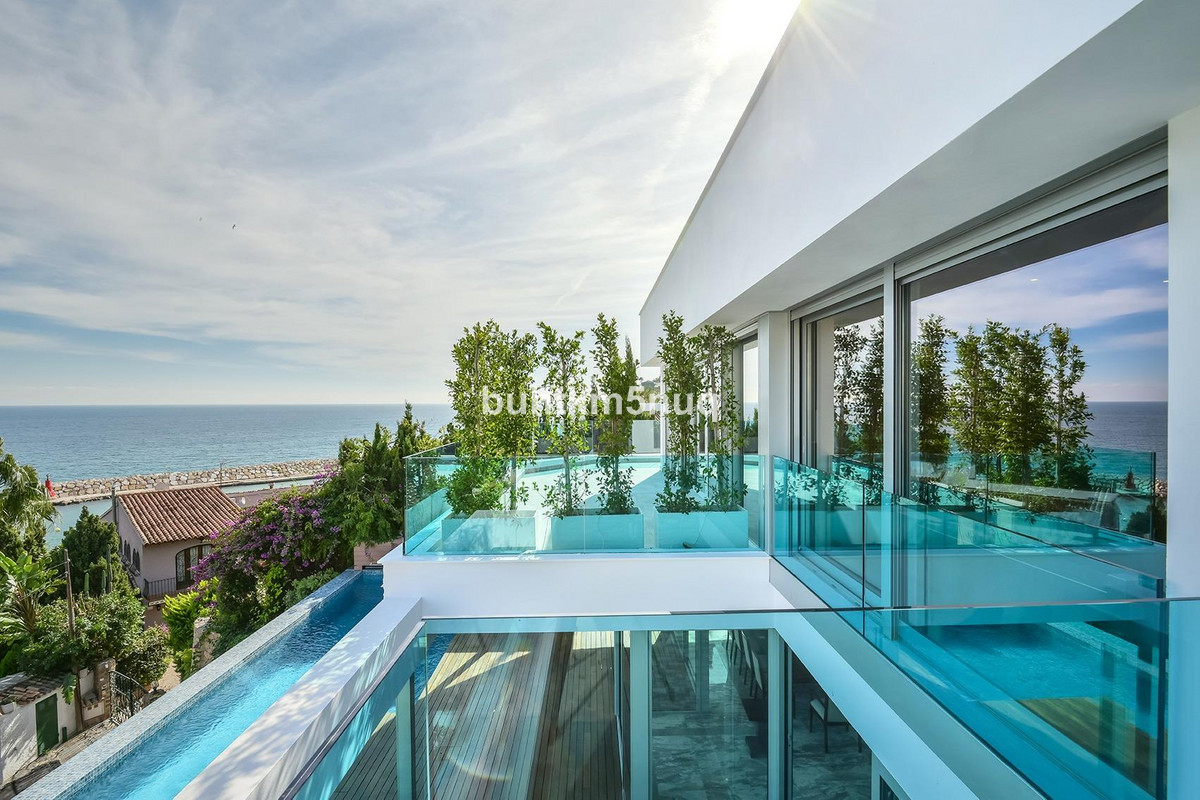 House – Detached Villa in Calpe