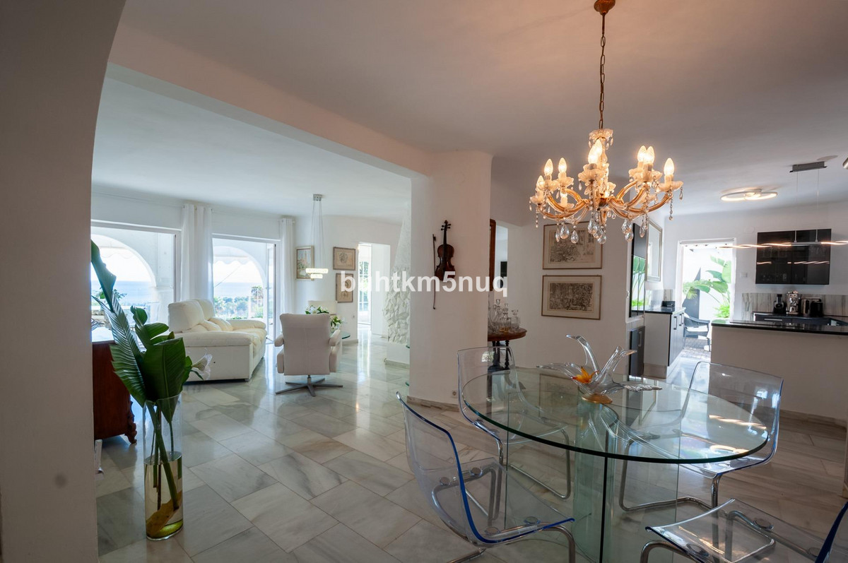 House – Detached Villa in Calpe