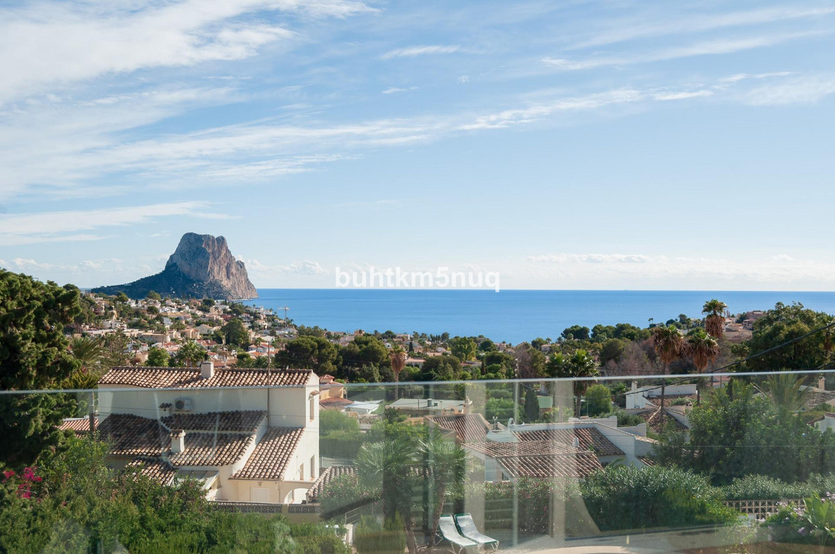 House – Detached Villa in Calpe