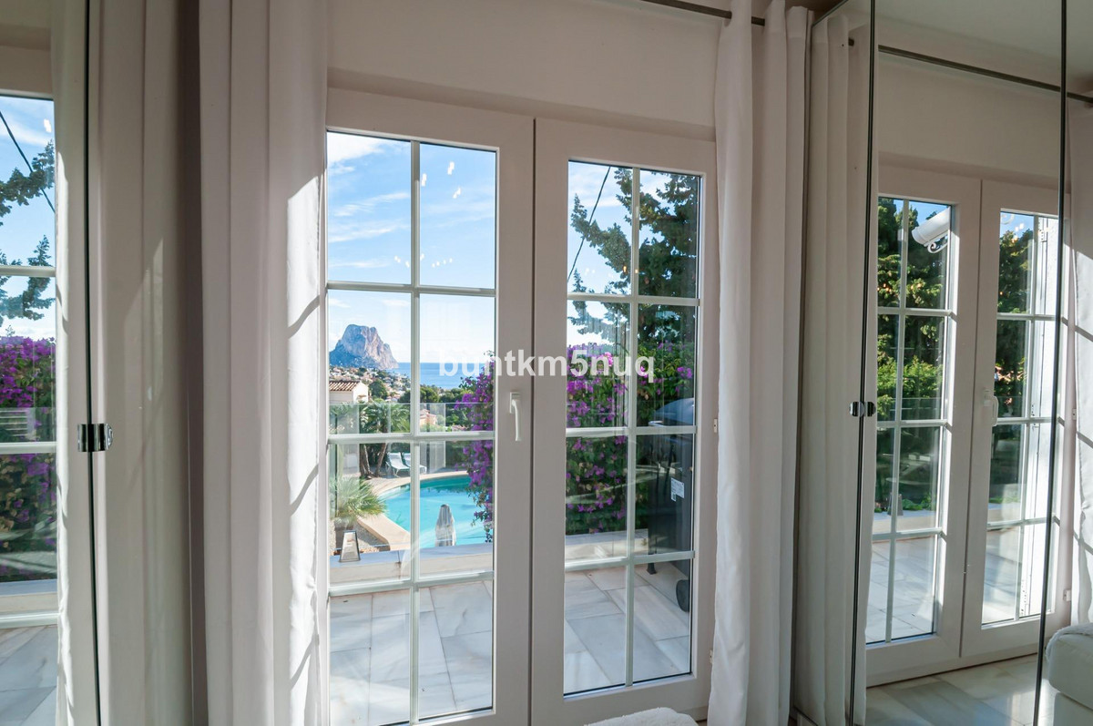 House – Detached Villa in Calpe