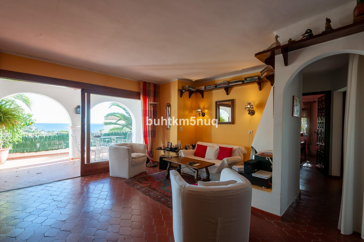 House – Detached Villa in Calpe