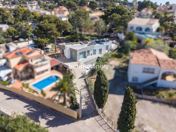 House – Detached Villa in Calpe