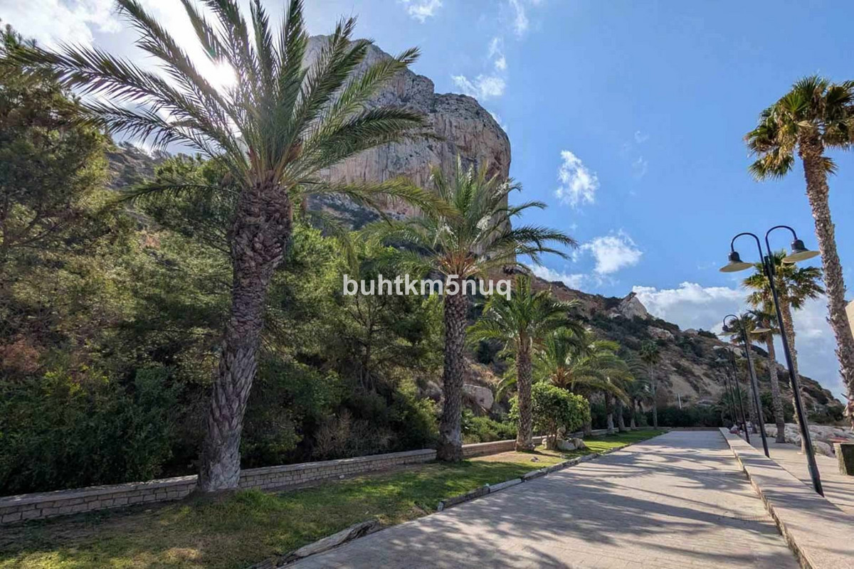 House – Detached Villa in Calpe