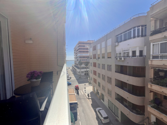 Apartment – Middle Floor Apartment in Torrevieja