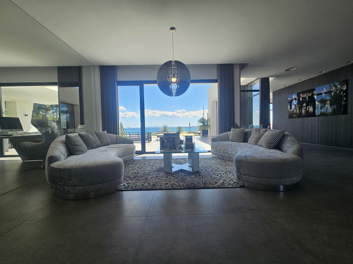 ShowFeedImage House – Detached Villa in Orihuela