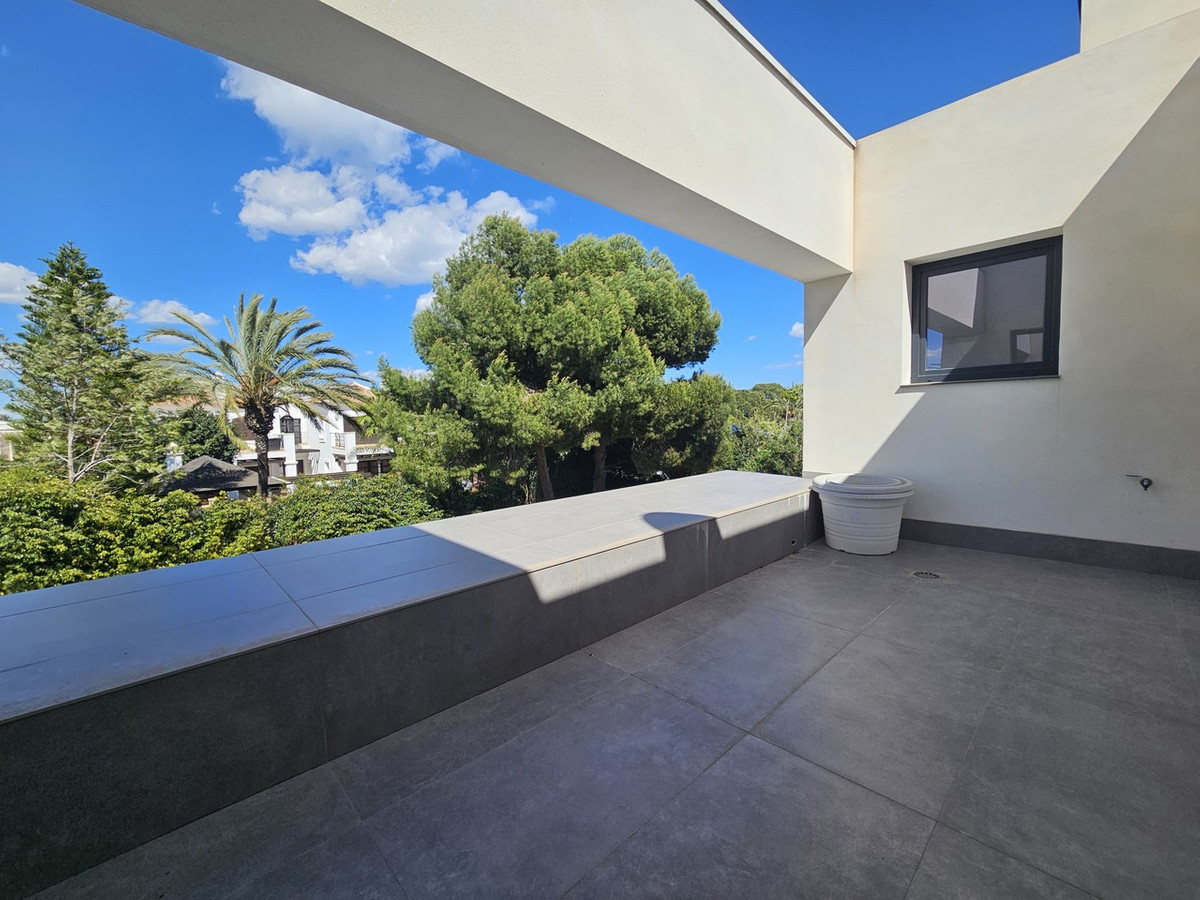 ShowFeedImage House – Detached Villa in Orihuela