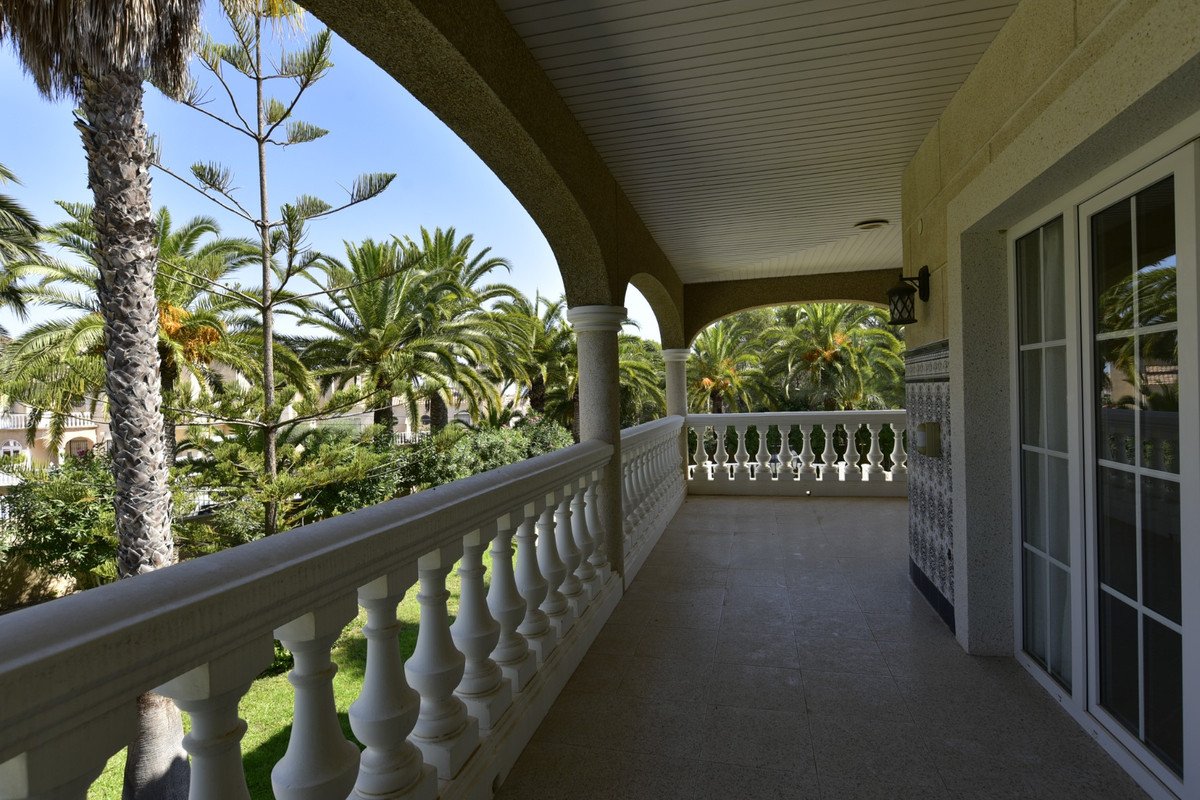 ShowFeedImage House – Detached Villa in Orihuela