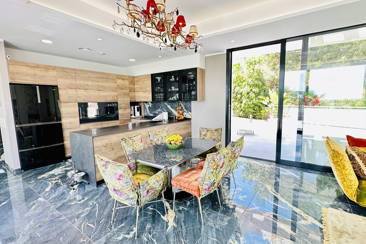ShowFeedImage House – Detached Villa in Orihuela