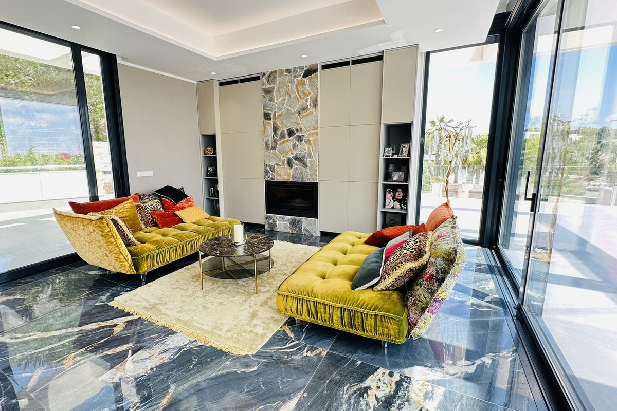 ShowFeedImage House – Detached Villa in Orihuela
