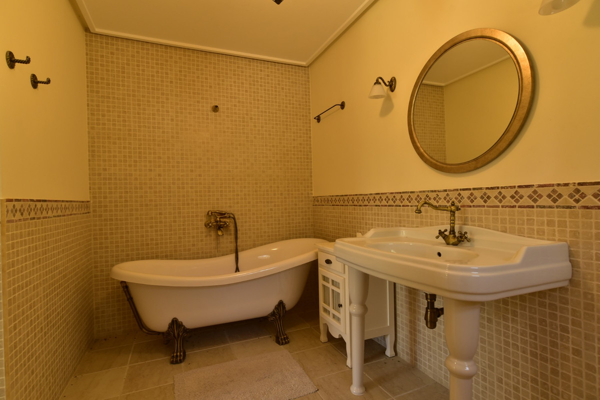 ShowFeedImage House – Detached Villa in Orihuela