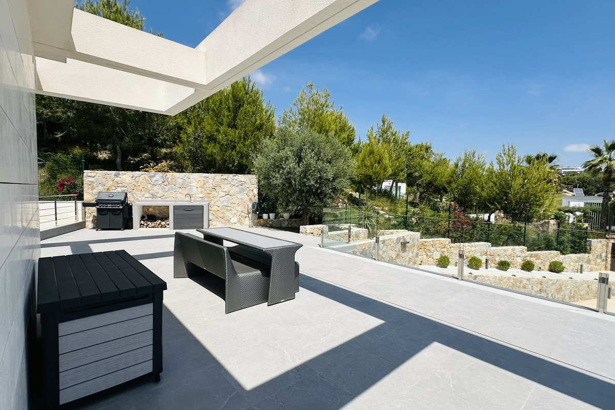 ShowFeedImage House – Detached Villa in Orihuela