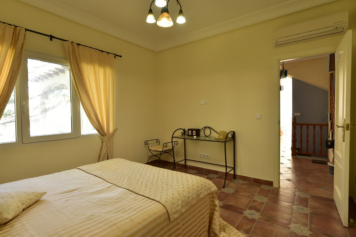 ShowFeedImage House – Detached Villa in Orihuela