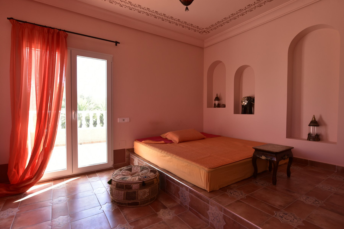 ShowFeedImage House – Detached Villa in Orihuela