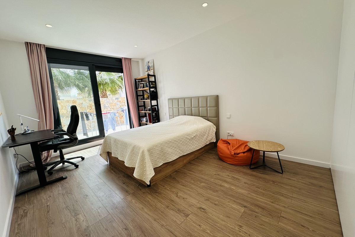 ShowFeedImage House – Detached Villa in Orihuela