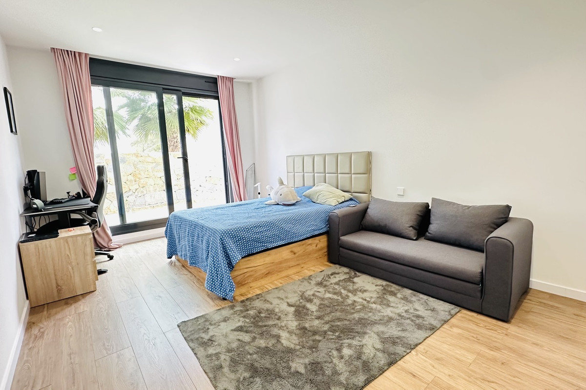 ShowFeedImage House – Detached Villa in Orihuela