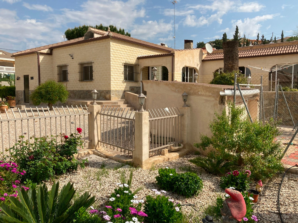 ShowFeedImage House – Detached Villa in Elche