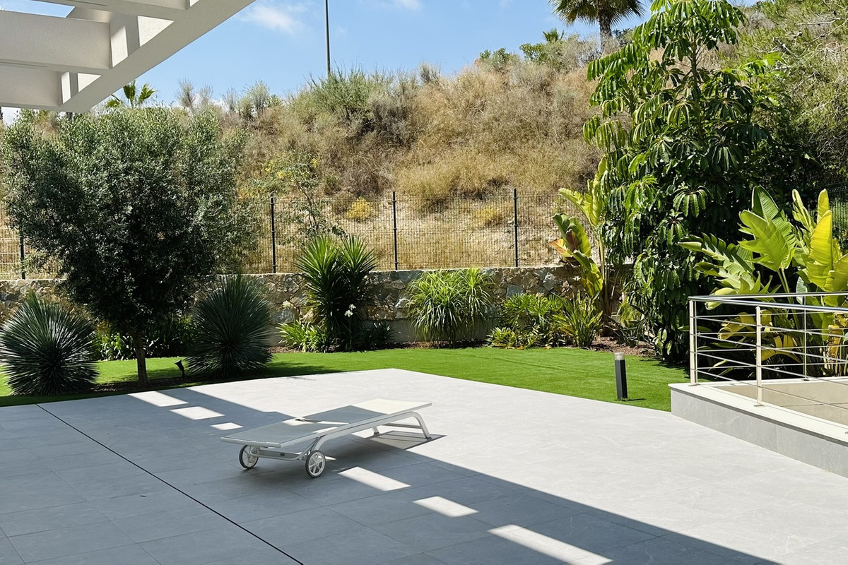 ShowFeedImage House – Detached Villa in Orihuela