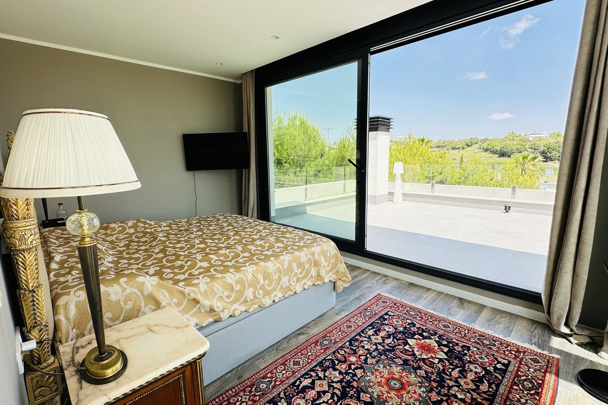 ShowFeedImage House – Detached Villa in Orihuela