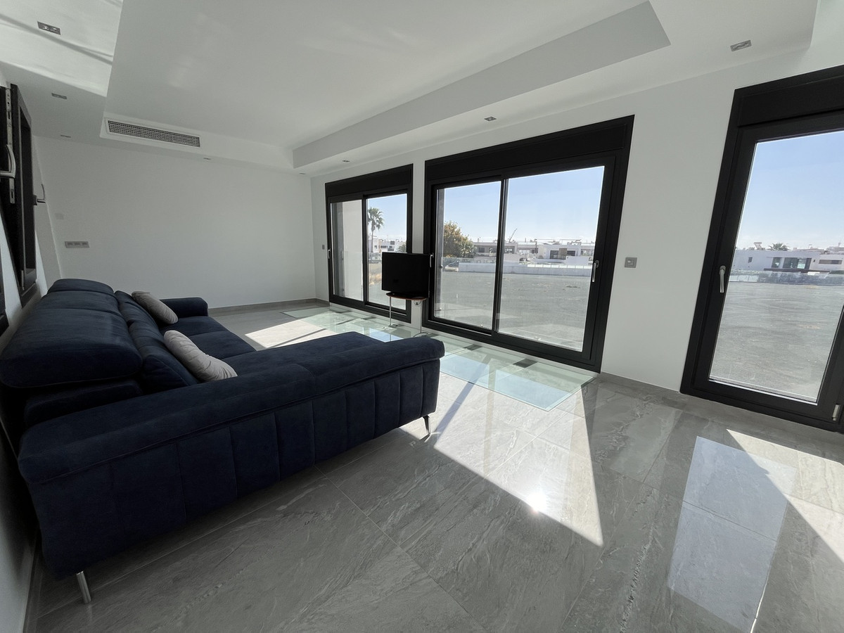 House – Detached Villa in San Pedro del Pinatar