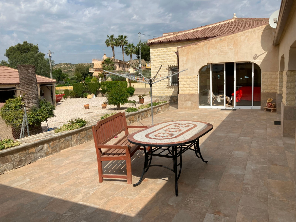 ShowFeedImage House – Detached Villa in Elche