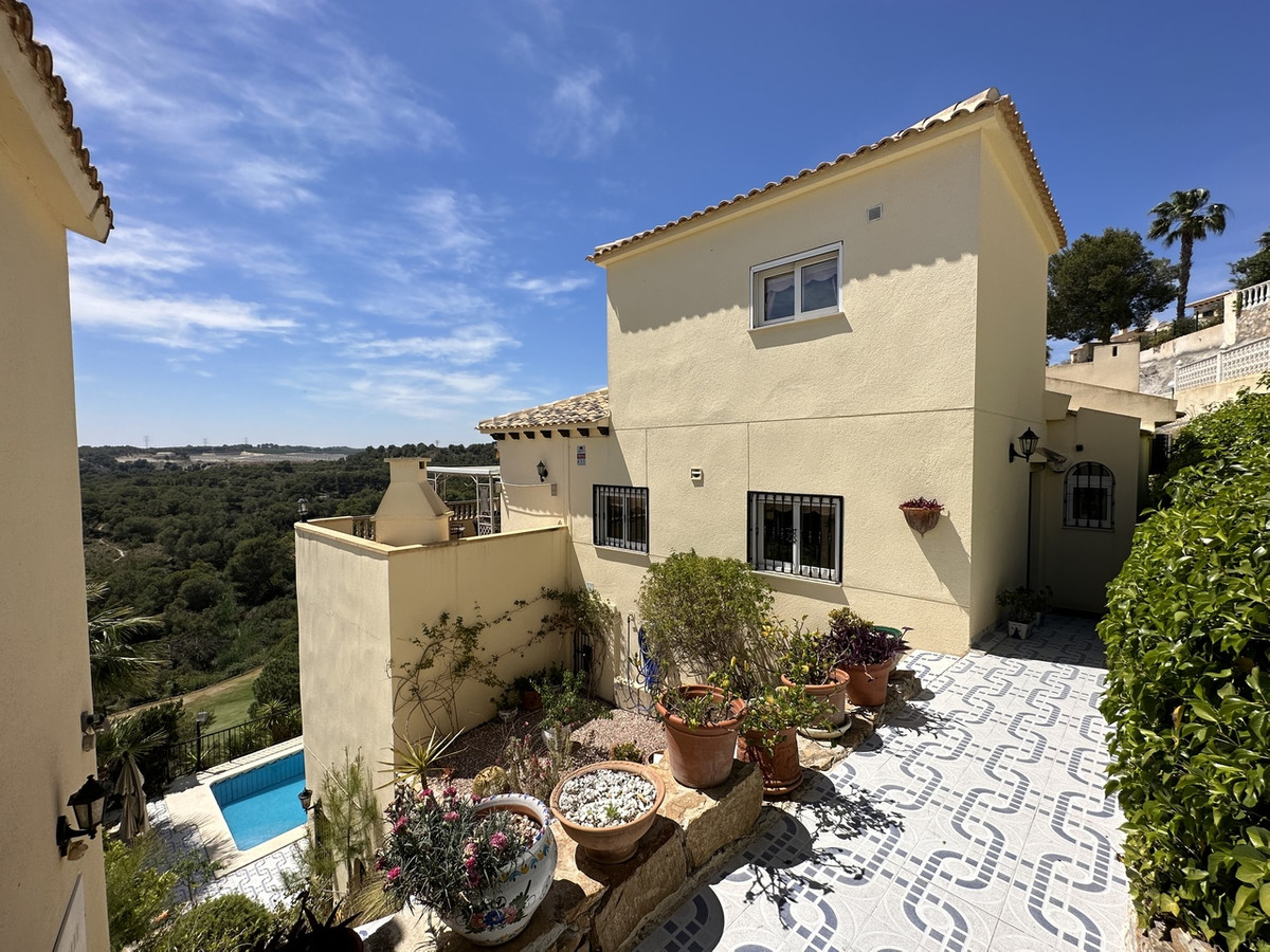 ShowFeedImage House – Detached Villa in Orihuela