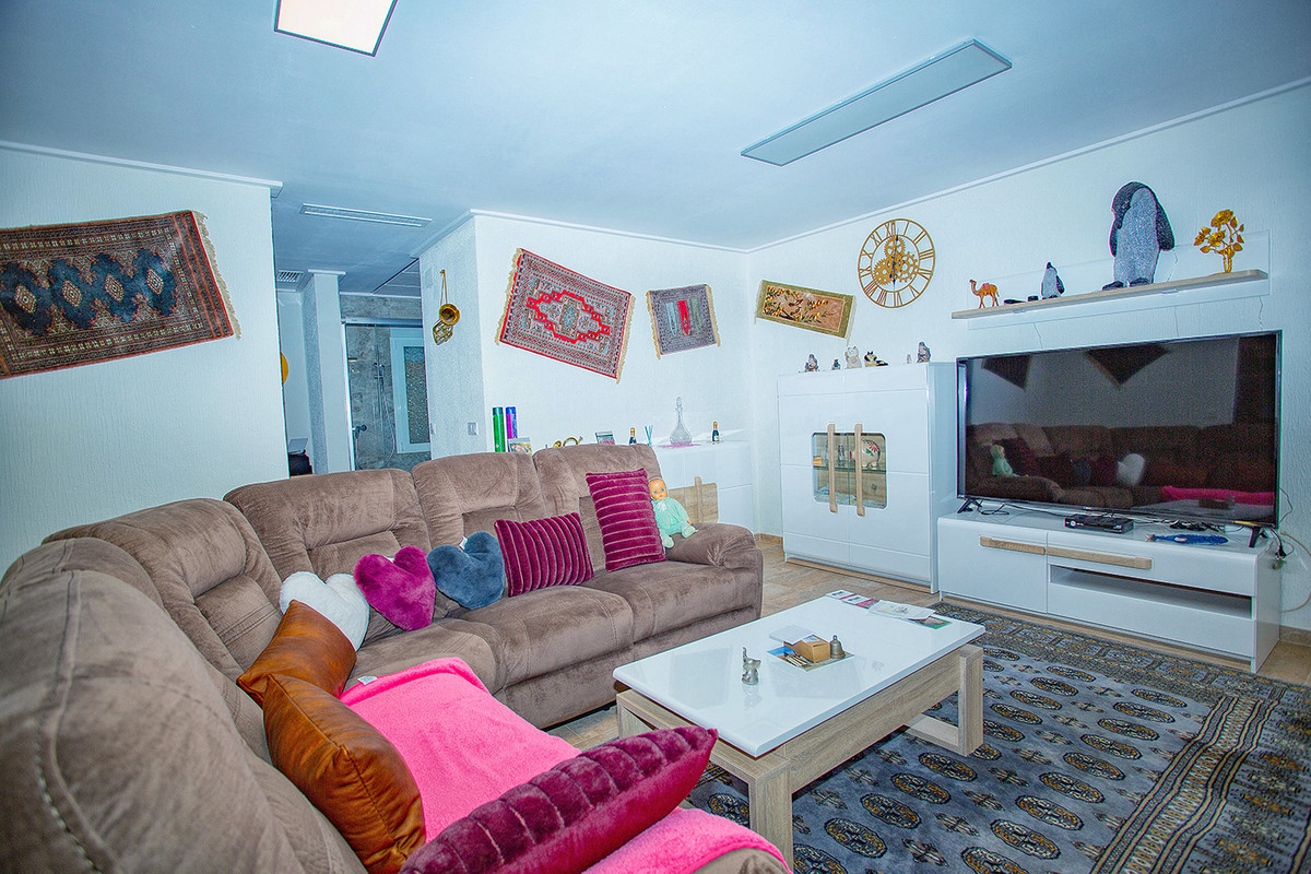 ShowFeedImage House – Detached Villa in Elche