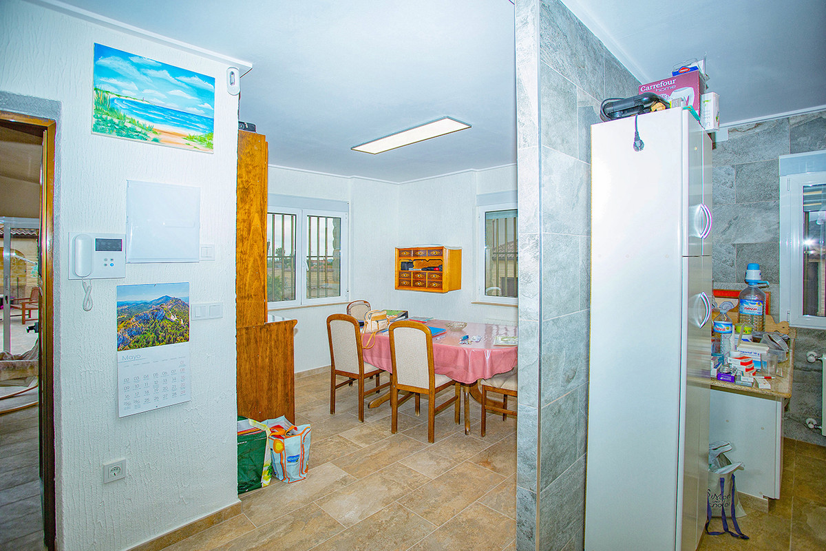 ShowFeedImage House – Detached Villa in Elche