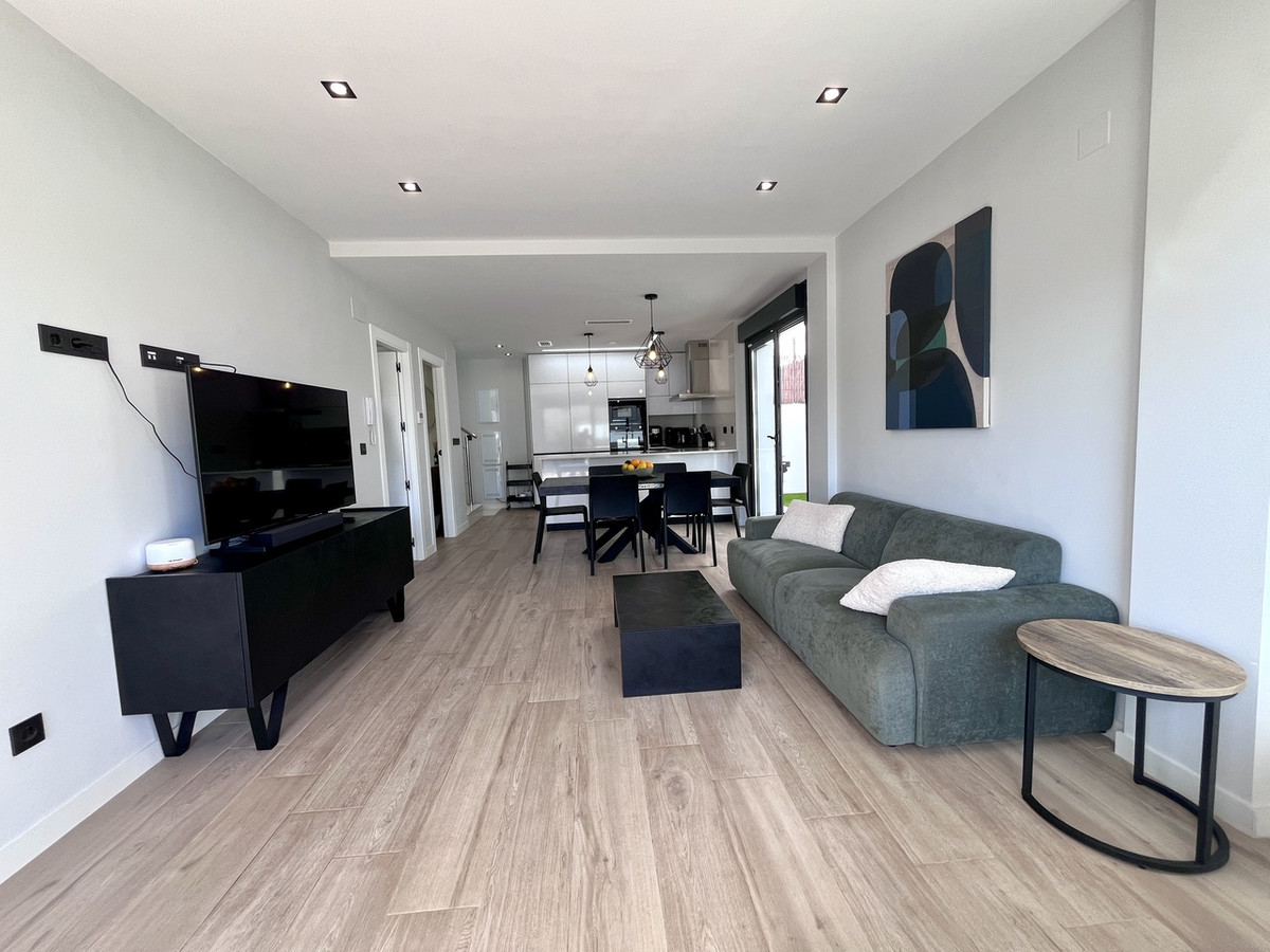ShowFeedImage House – Detached Villa in Orihuela