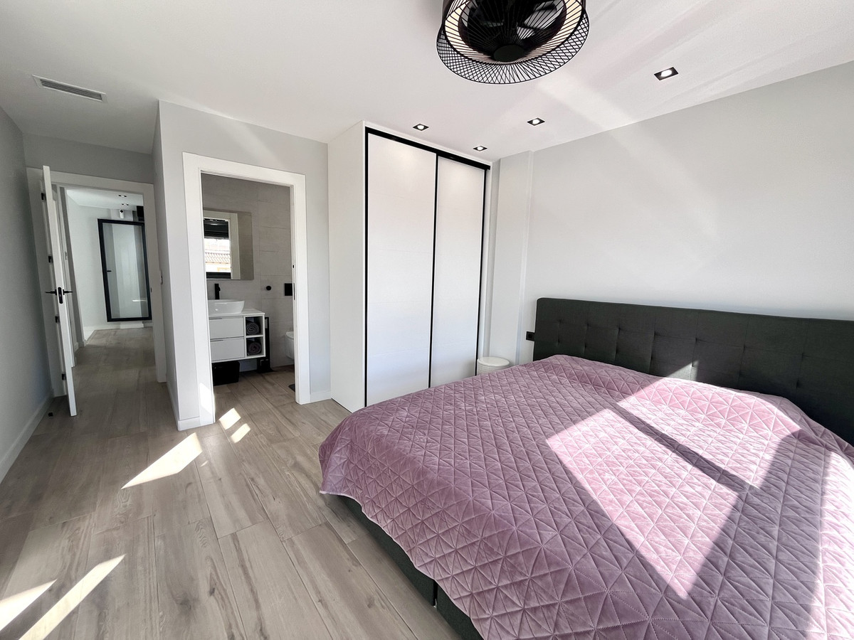 ShowFeedImage House – Detached Villa in Orihuela
