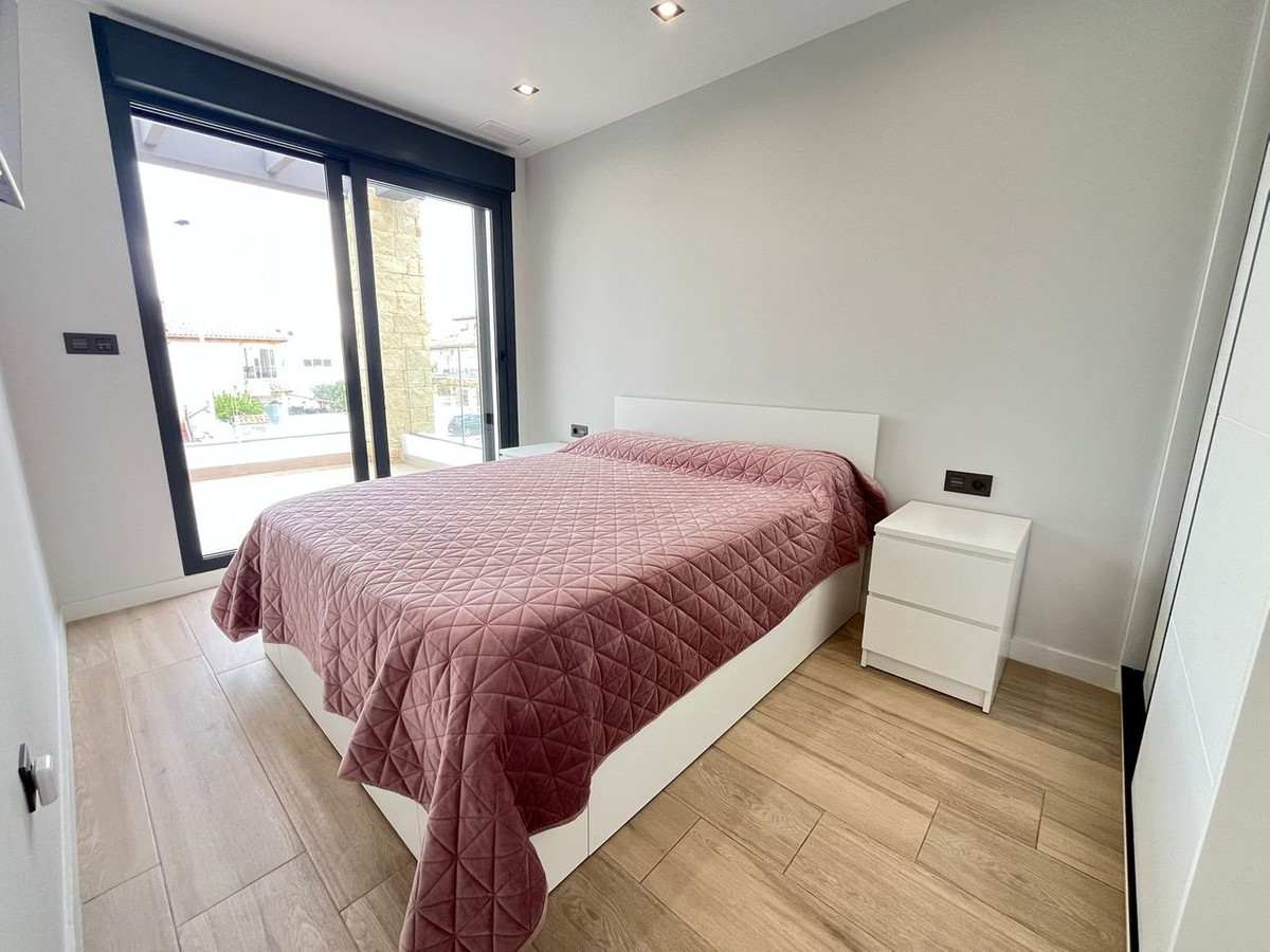 ShowFeedImage House – Detached Villa in Orihuela
