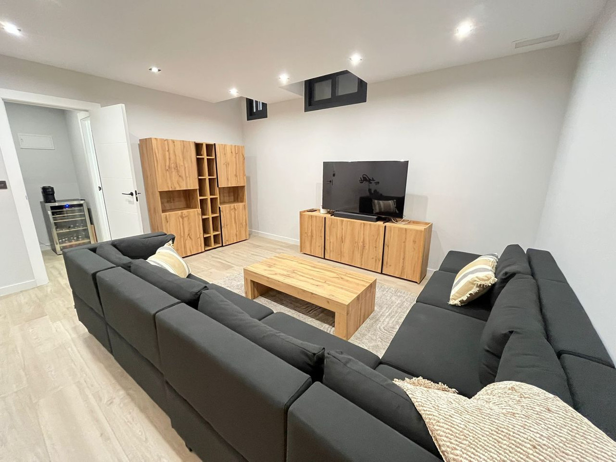 ShowFeedImage House – Detached Villa in Orihuela