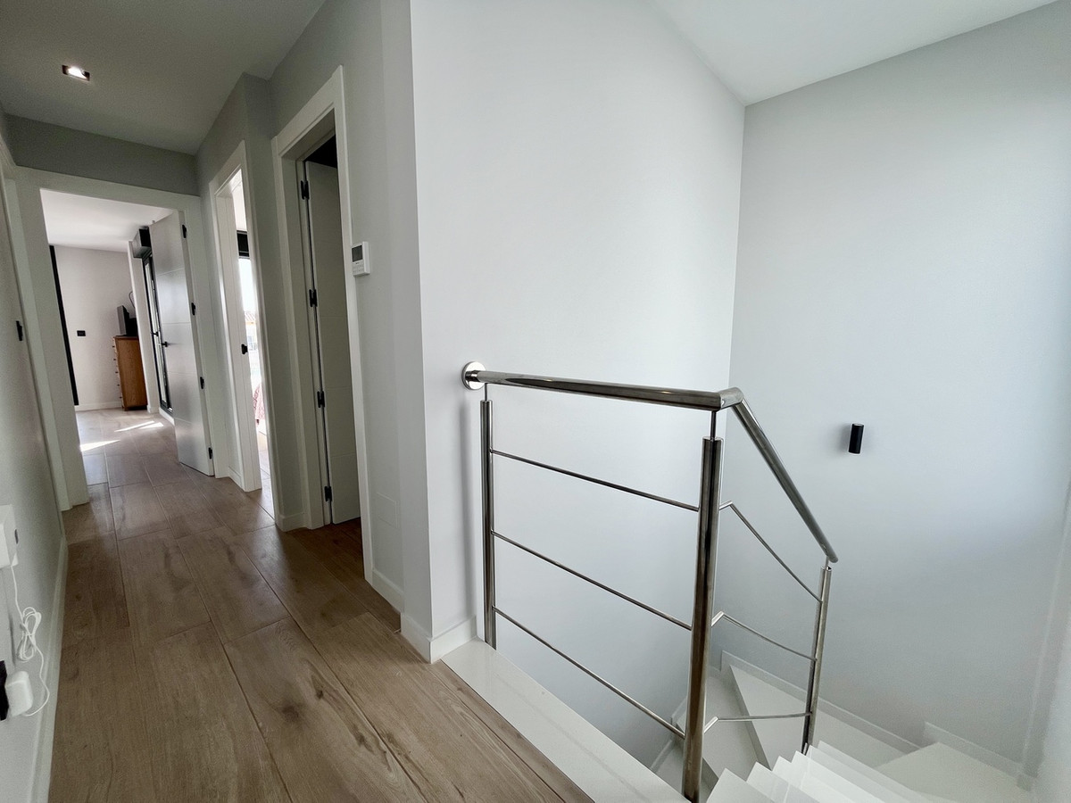 ShowFeedImage House – Detached Villa in Orihuela