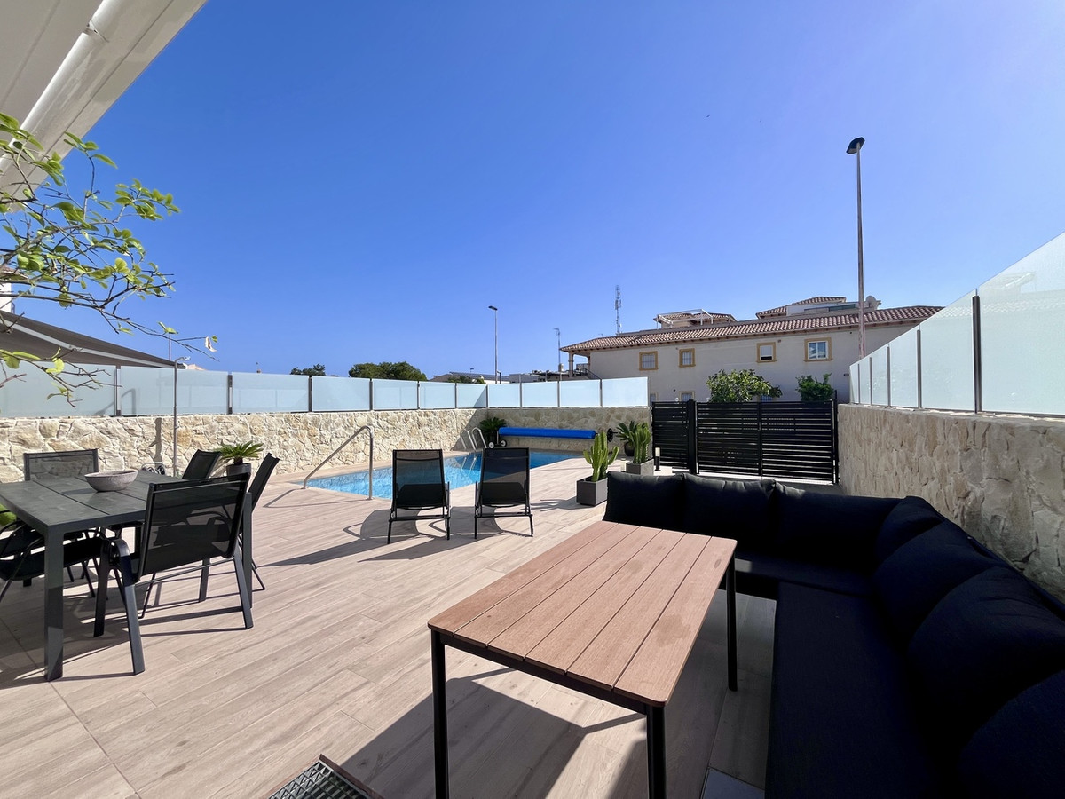 ShowFeedImage House – Detached Villa in Orihuela