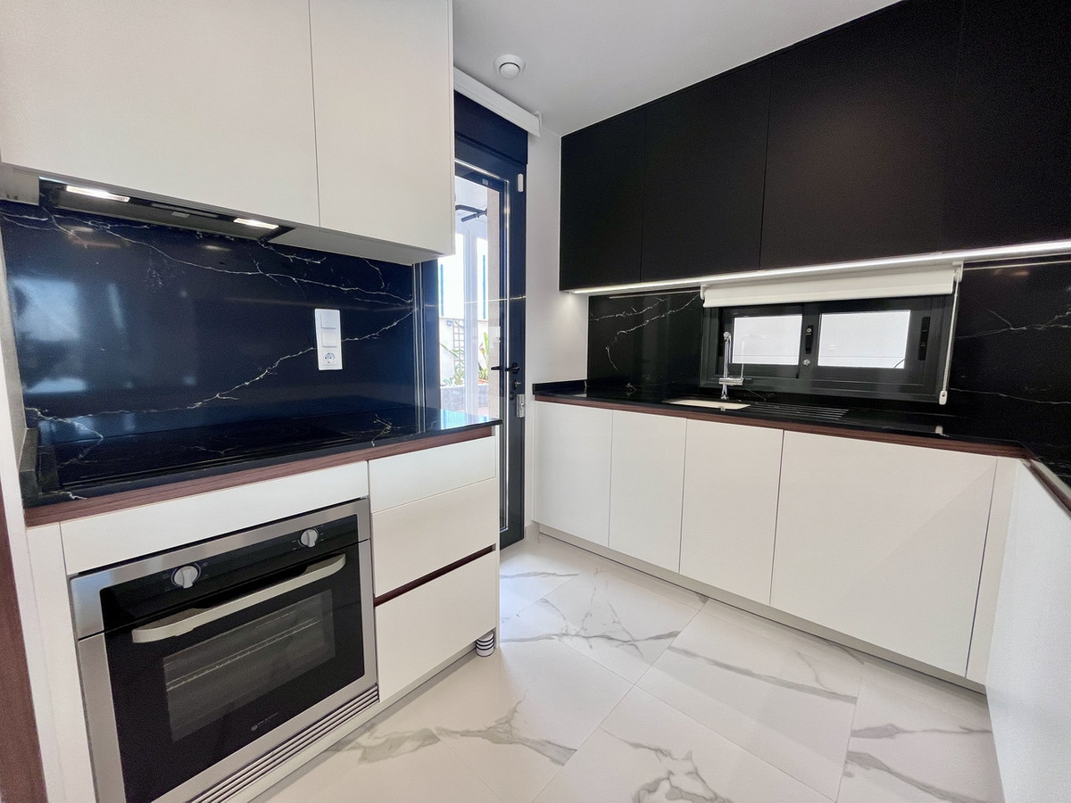 Apartment – Ground Floor Apartment in San Miguel de Salinas